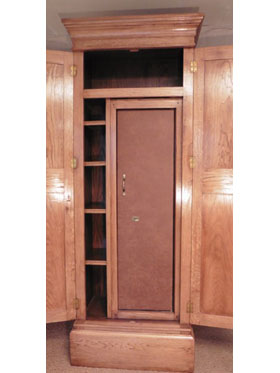 The Felbrigg Gun Cabinet with Top Storage