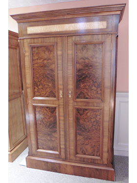 The Sandringham Bespoke Gun Cabinet with Ammo Safe