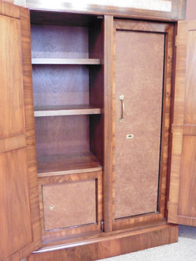 The Sandringham Bespoke Gun Cabinet with Ammo Safe